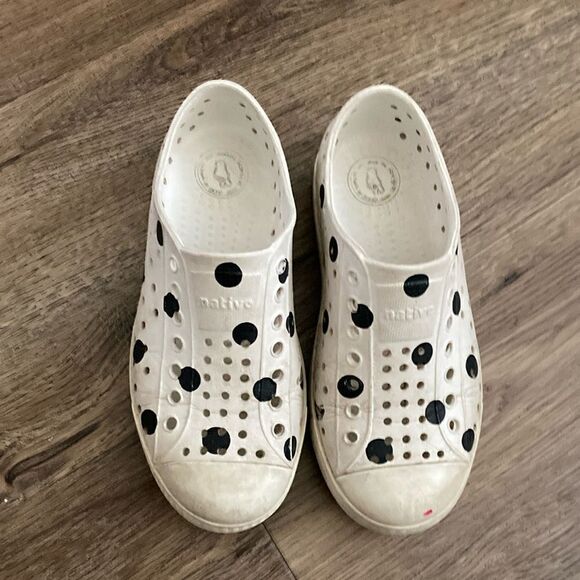 Native Kids Polka Dot Shoes Sz 12 - Picture 1 of 5